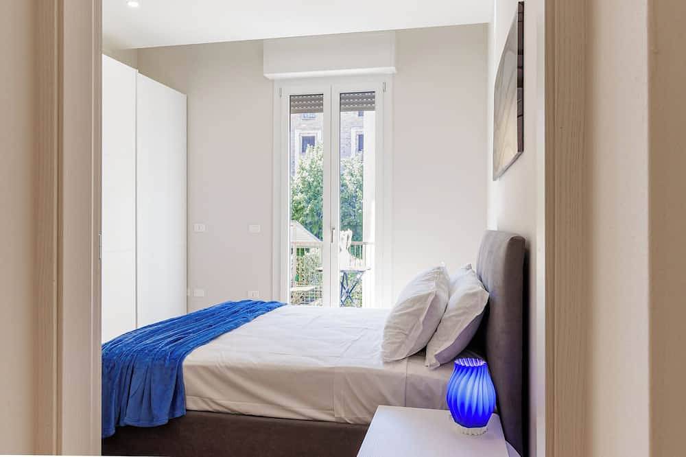 Apartamento entero, Casa Valentina - 4 guests - Wifi Train Station Parking in Módena, Provincia de Módena