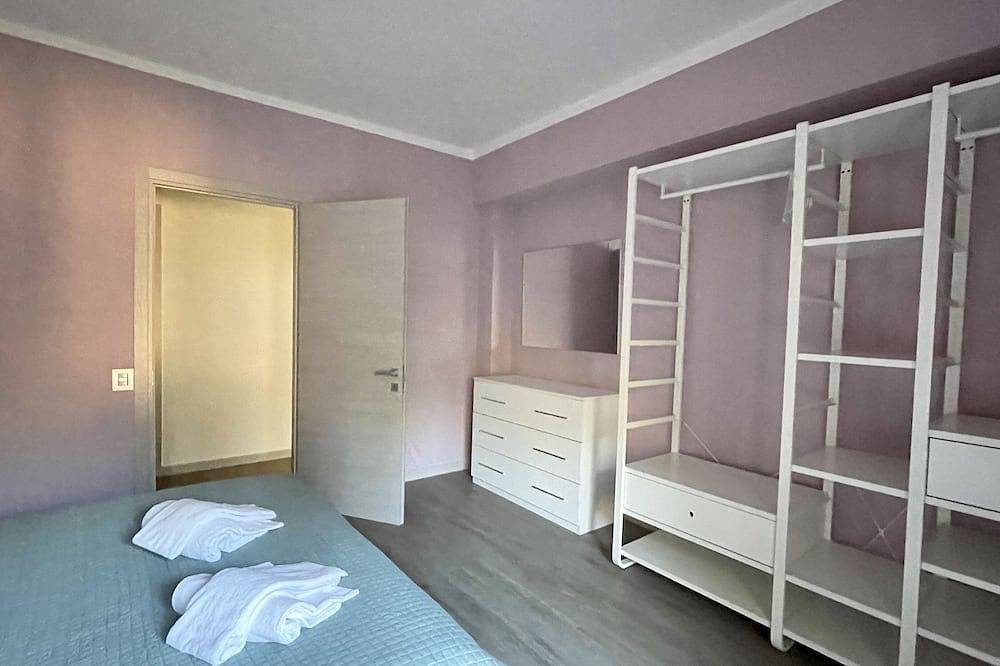 Ganze Wohnung, Große und helle Wohnung, Parkplätze und eine Terrasse mit Seeblick in Castelletto di Brenzone, Brenzone