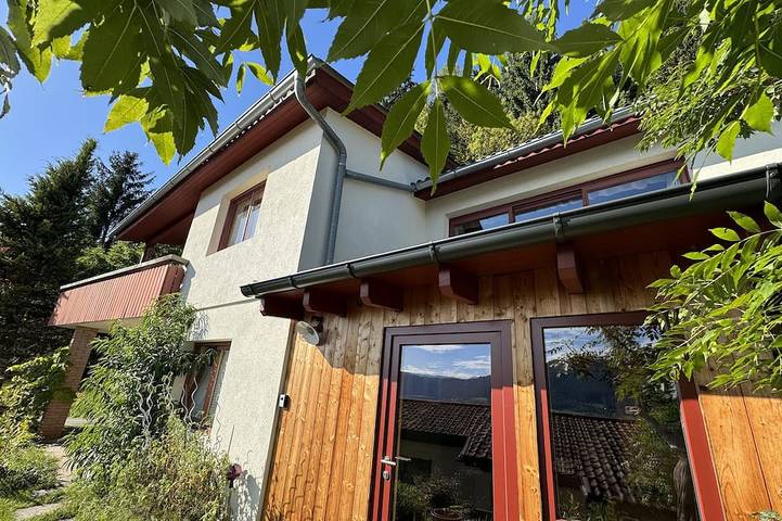 Ferienhaus für 5 Personen, mit Balkon und Garten