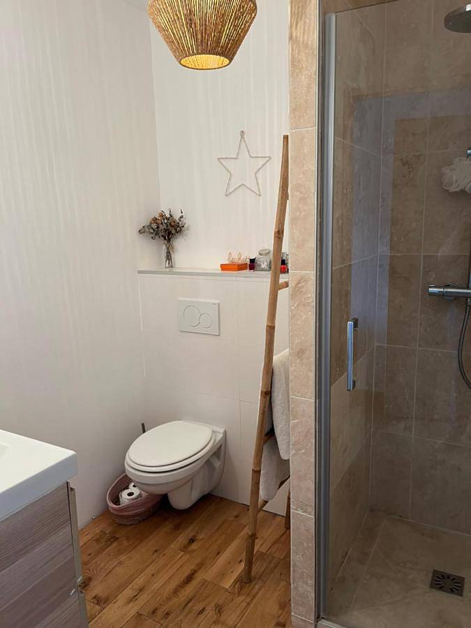 Location de vacances pour 8 personnes, avec terrasse ainsi que piscine et jardin dans Le Triadou - 2