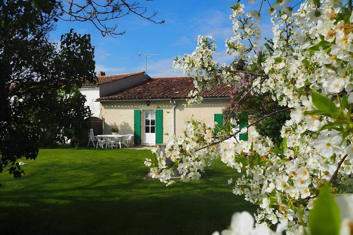 Maison de vacances pour 6 personnes, avec terrasse et jardin à Saint-Hilaire-la-Palud