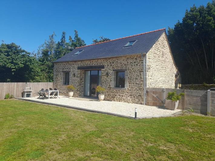 Location de vacances pour 4 personnes, avec terrasse et jardin dans La Chapelle-Janson - 2