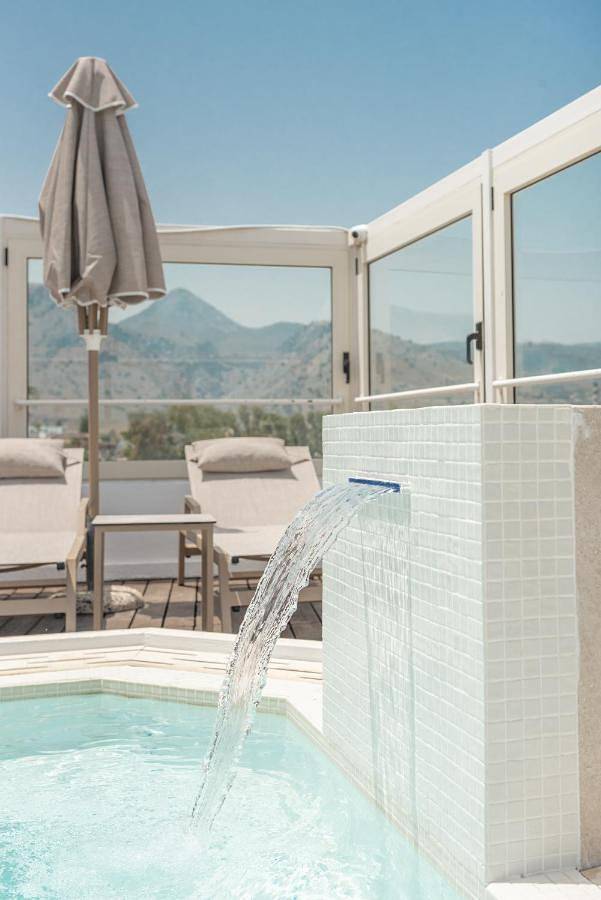 Appartement de vacances pour 2 personnes, avec balcon ainsi que piscine et jacuzzi