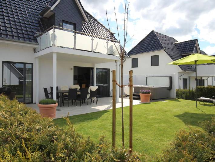 Ferienhaus für 8 Personen, mit Garten und Balkon sowie Sauna in Göhren-Lebbin - 2