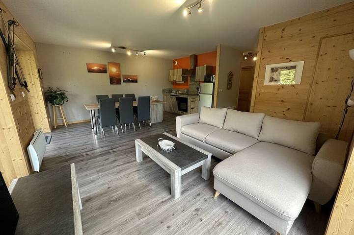Chalet pour 7 personnes, avec balcon et jardin dans Le Lioran