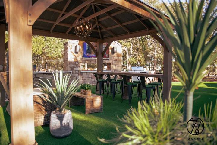 Villa for 4 people, with balcony and lake view as well as yard in Texas