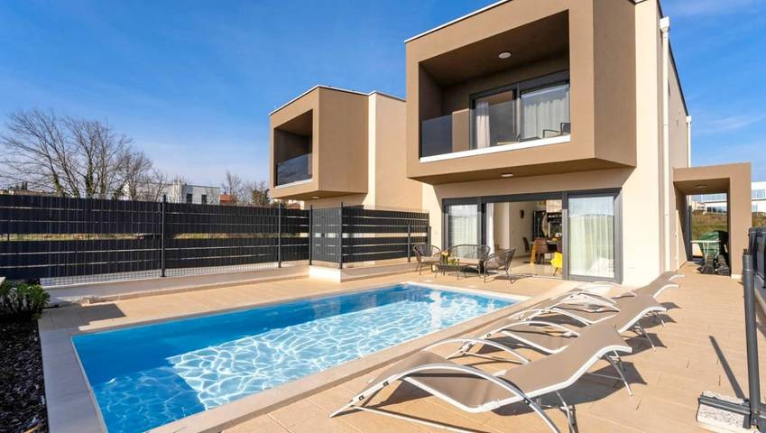 Villa für 6 Personen, mit Terrasse