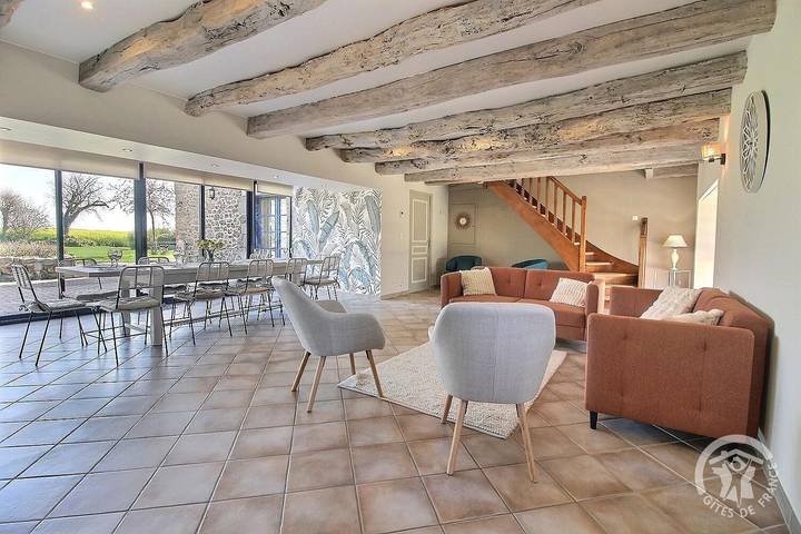 Gîte pour 12 personnes, avec Terrasse et Jardin à Jugon-les-Lacs - 4