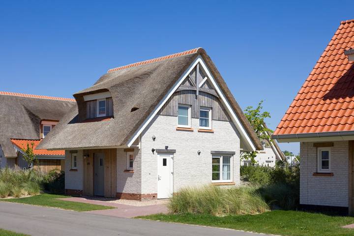 Villa für 4 Personen, mit Balkon/Terrasse und Terrasse sowie Garten und Sauna in Nieuwvliet