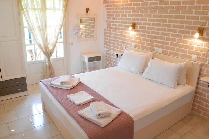 Gîte pour 2 personnes, avec jardin et terrasse dans Stafylos - 4