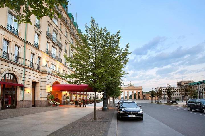 Hotel für 10 Personen, mit Pool und Sauna sowie Terrasse und Whirlpool, mit Haustier in Berliner Mauer - 3