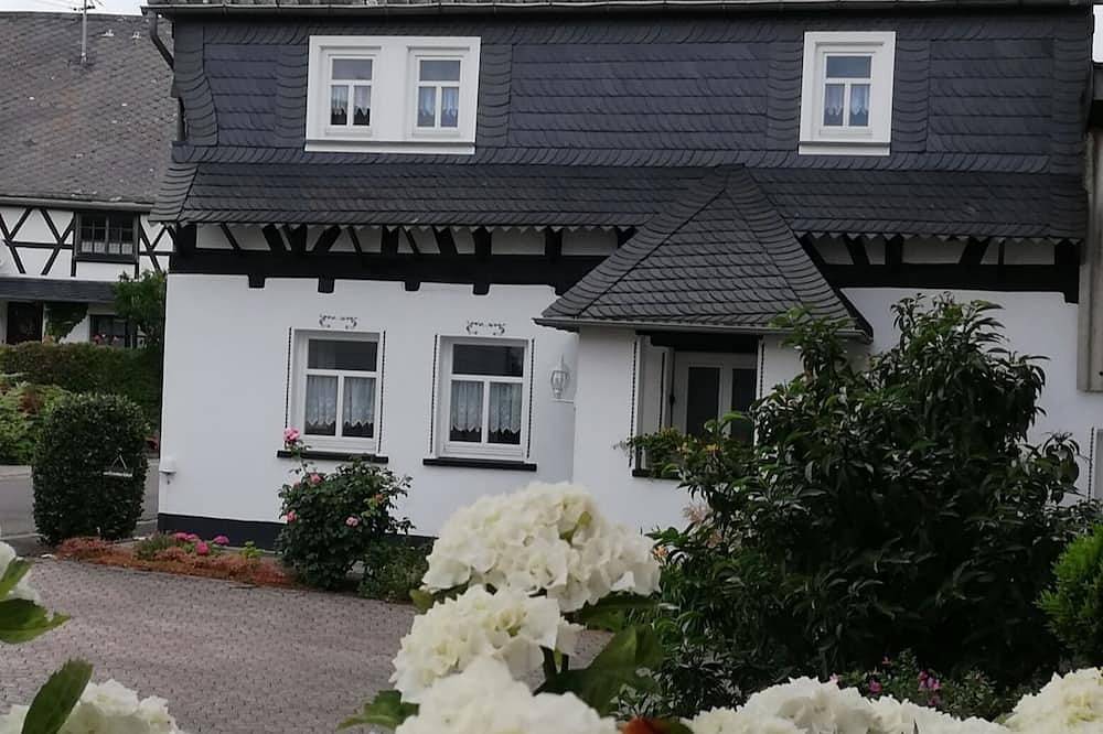 Historic holiday home Sosberg near hanging rope bridge in Sosberg, Cochem-Zell