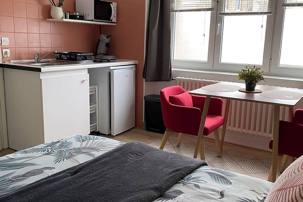Appartement entier, Studio Le Coquet : lumineux et confortable en plein centre-ville- Grand lit in Lannion, Ceinture Dorée