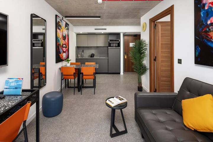 Hôtel pour 5 personnes, avec terrasse et sauna ainsi que piscine et vue dans Gzira - 3