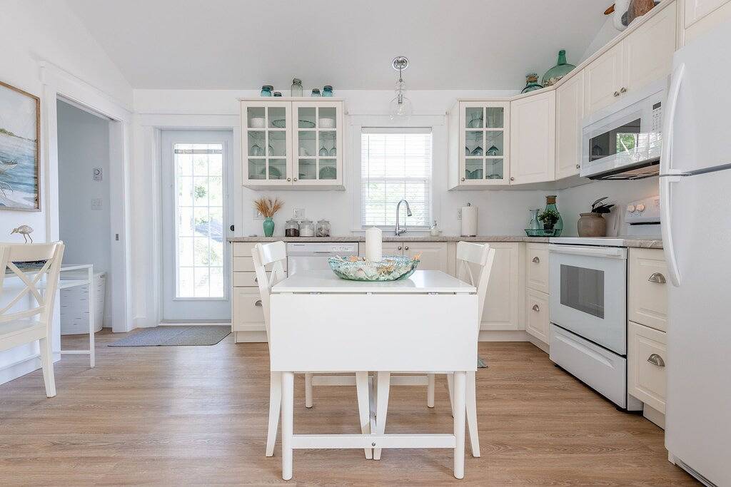 Ein Schlafzimmer voll ausgestattetes Luxus-Cottage in Mahone Bay in Mahone Bay, Neuschottland
