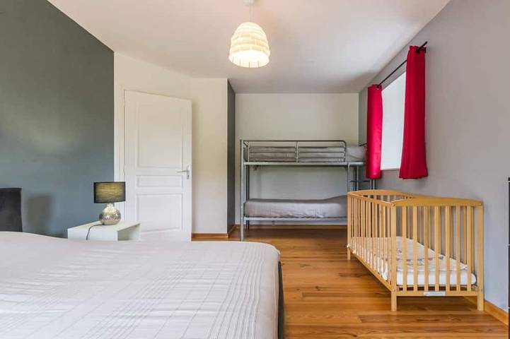La Grange 18ème siècle avec Spa, lumière naturelle et grande capacité in Moyon, Région de Saint-Lô