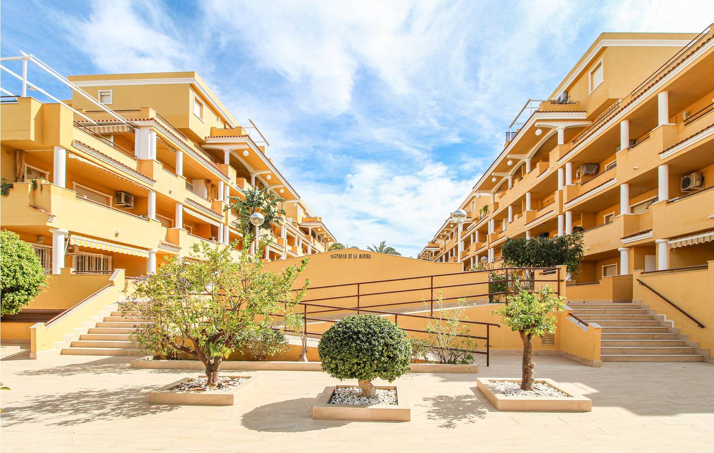 Apartamento vacacional entero, Retiro con vistas al mar, piscina y terraza in Pego, Costa Blanca