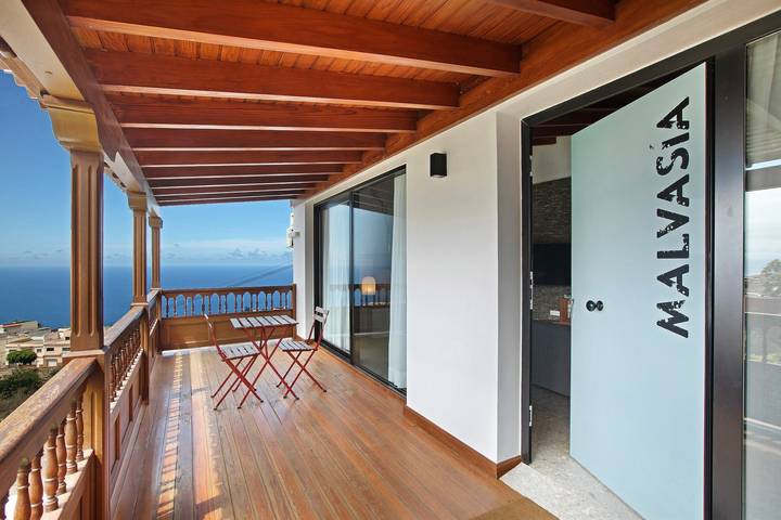 Ferienhaus 'Linaje del Pago Malvasia' mit Meerblick, Pool, Privatem Balkon und Wlan in El Sauzal, Teneriffa Nord