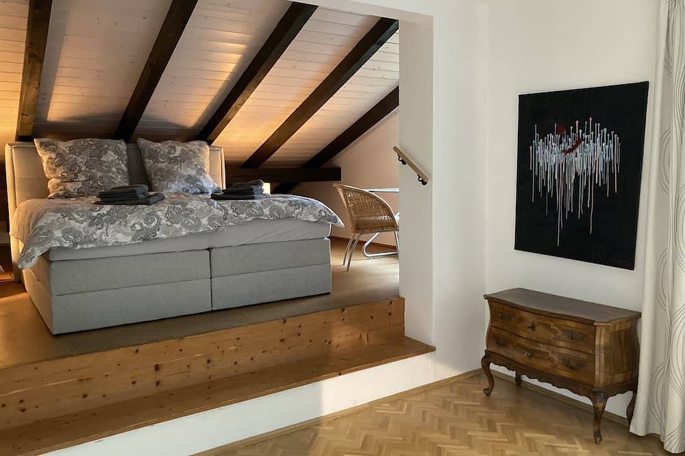 Entire apartment, Spacious vacation apartment on Lake Starnberg in Münsing, Starnberger See
