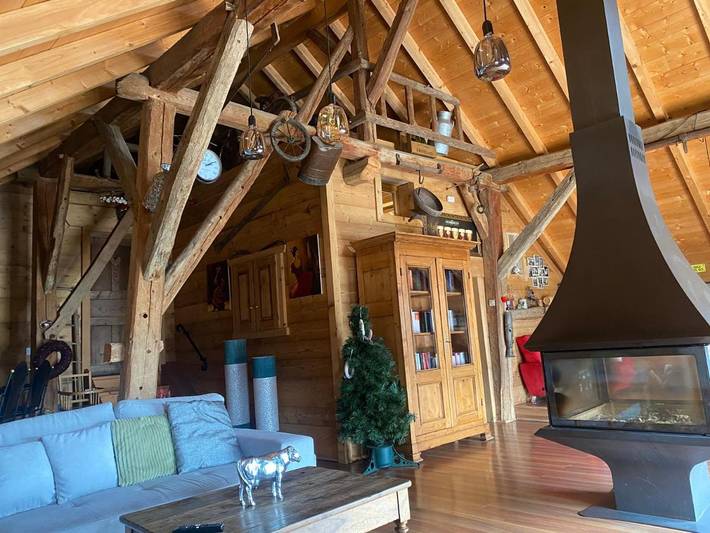 Gîte pour 16 personnes, avec Balcon et Jacuzzi ainsi que Terrasse et Jardin à Le Bouchet-Mont-Charvin