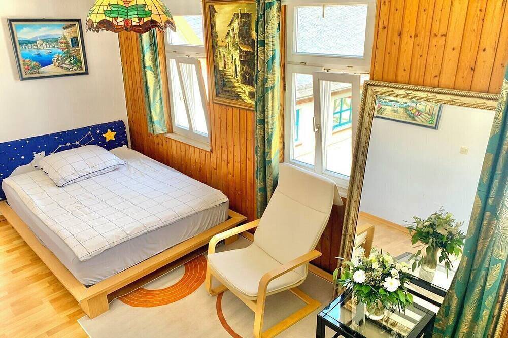 Ganze Wohnung, Komplette Ferienwohnung im Zentrum Bad Homburg - 20 Min. zu Frankfurt mit S-Bahn in Bad Homburg vor der Höhe, Bad Homburg