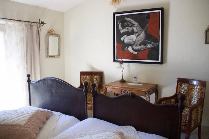 Chambre d’hôte pour 2 personnes, avec jardin et piscine ainsi que vue et terrasse à Gordes - 2