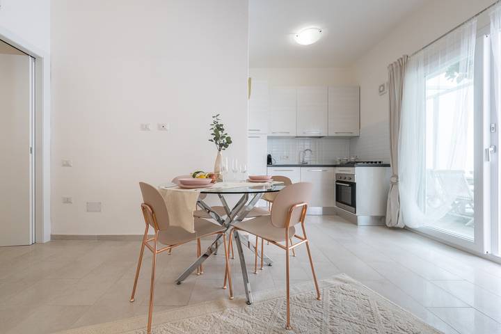 Appartamento intero, Appartamento 'La Casa dei Sognatori' con barbecue, terrazza privata e Wi-Fi in Crabonaxa/Villasimius, Villasimius
