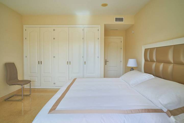 Ganze Wohnung, Herrliche Wohnung Mit Schwimmbad Und Spa An Der Costa Del Sol in Capanes del Golf, Benahavís