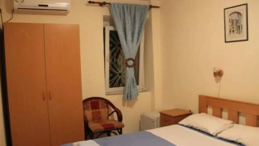 Location de vacances pour 6 personnes, avec terrasse à Budva - 3