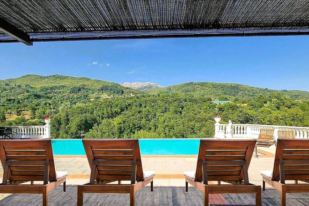 Perfekt für Gruppen! Dachte Außenküche, privater Pool, begehbare Restaurant in Camporgiano, Garfagnana