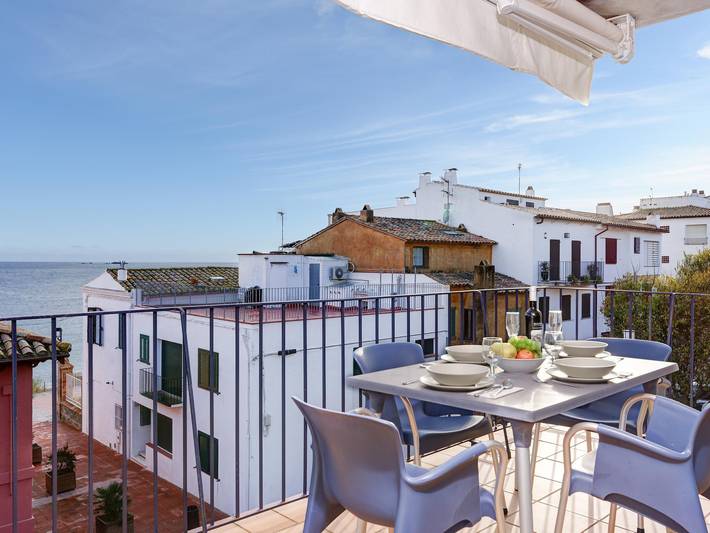 Apartamento para 4 personas, con terraza en Calella de Palafrugell