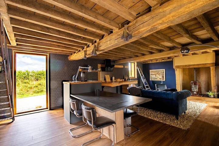 Location de vacances pour 3 personnes, avec Jacuzzi ainsi que Terrasse et Jardin dans Saint-Hilaire-Fontaine
