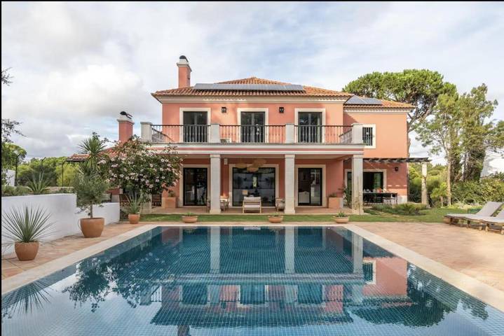 Villa para 14 pessoas, com Varanda e Terraço e ainda Jardim and Piscina em Estoril