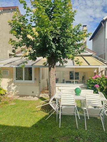 Gîte pour 6 personnes, avec jardin à Villenoy