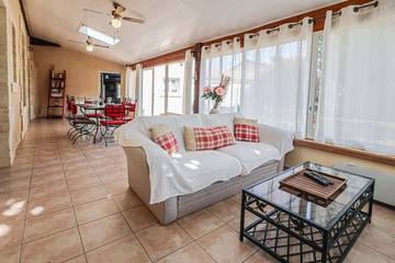 Gîte pour 6 personnes, avec jardin et terrasse à Blaye