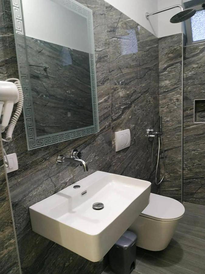 Maison d’hôte pour 2 personnes, avec balcon et vue dans Gjirokastër