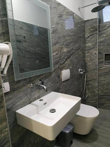 Maison d’hôte pour 2 personnes, avec vue et balcon dans Gjirokastër