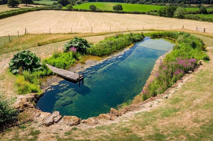 Alojamiento y desayuno para 2 personas, con piscina y jardín - 1
