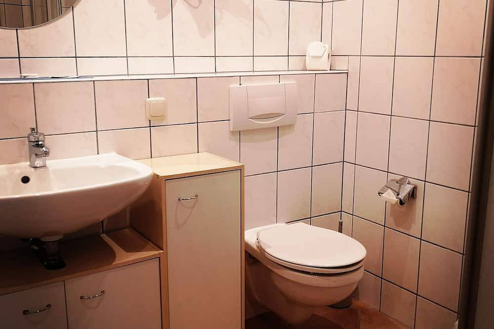 Apartamento entero, Living under \"thatch\" Family-friendly, dogs allowed, garden+large open space in Lancken-Granitz, Rügen