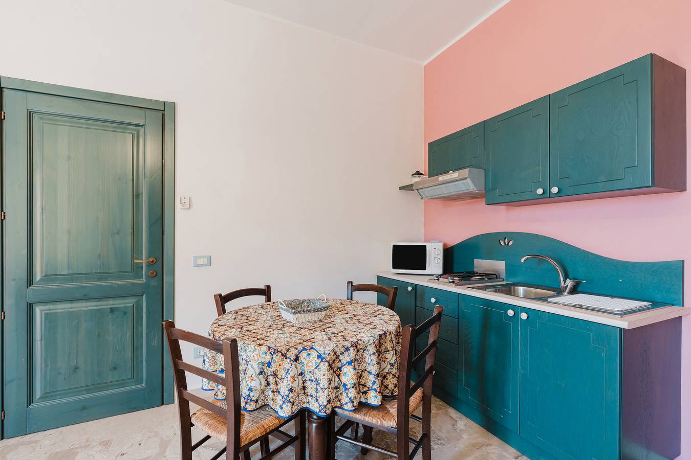 Appartamento intero, Appartamento 'Appartamento Superior Con Terrazza5' con piscina condivisa, Wi-Fi e aria condizionata in Castellammare del Golfo, Provincia di Trapani