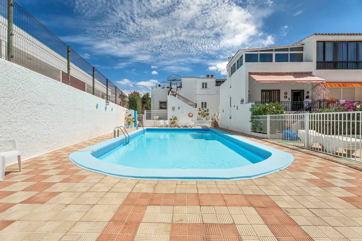 Appartement entier, Appartement de vacances 'Apto Veracruz' avec piscine partagée, terrasse privée et Wi-Fi in Playa de Troya, Adeje
