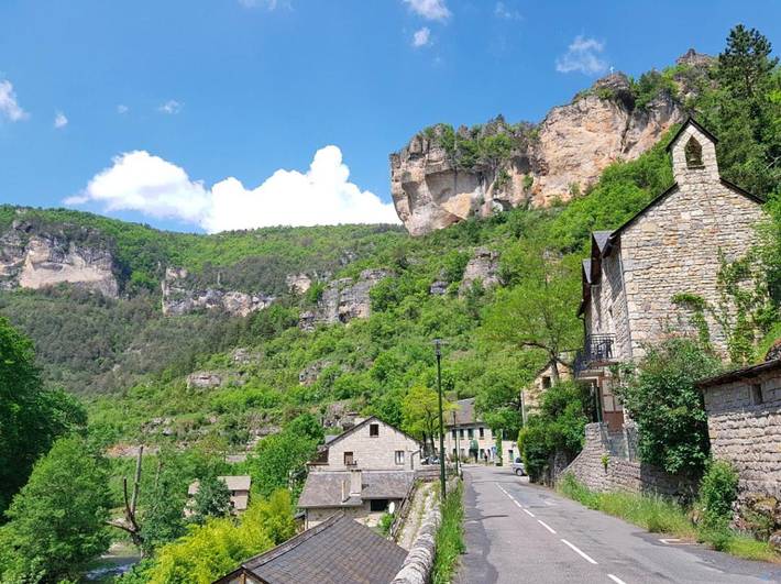 Hôtel pour 7 personnes, avec piscine et terrasse, animaux acceptés à Hures-la-Parade