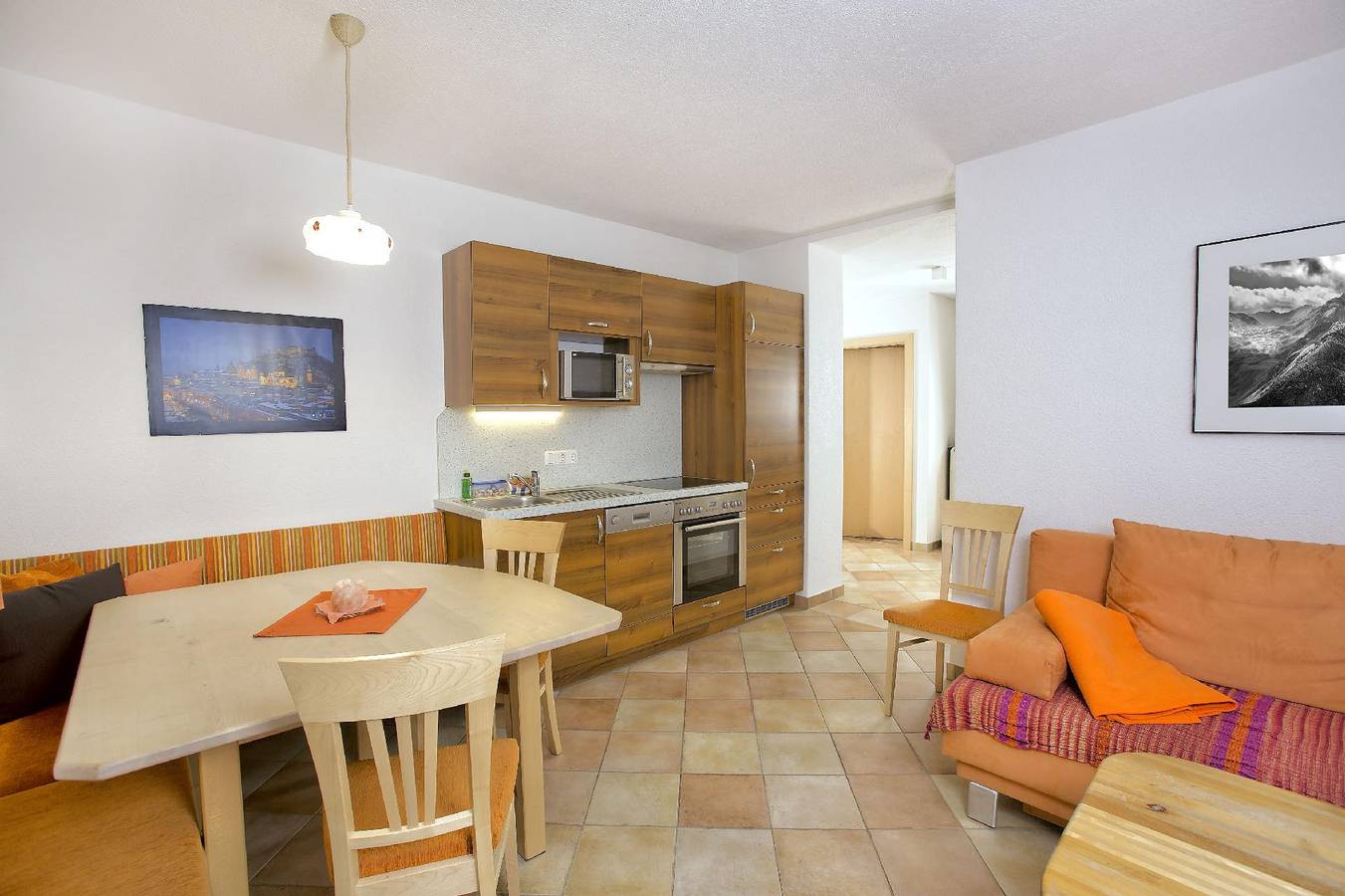 Ganze Ferienwohnung, Schöne Wohnung Enzian für vier Personen in Bramberg am Wildkogel, Kitzbüheler Alpen