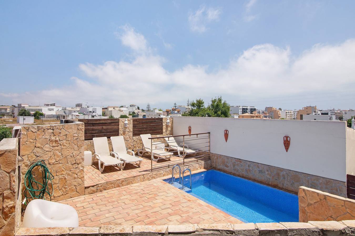Kamer 'South Side Guesthouse - Quarto W' met gedeeld zwembad, wifi en airco, foto 14
