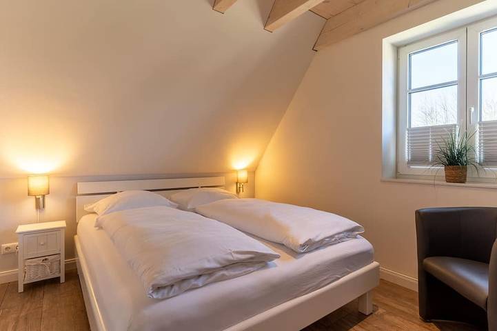 Dünenstieg acht - wunderschöne und hochwertige Reethaushälfte in toller Lage! in St. Peter-Bad, St. Peter-Ording