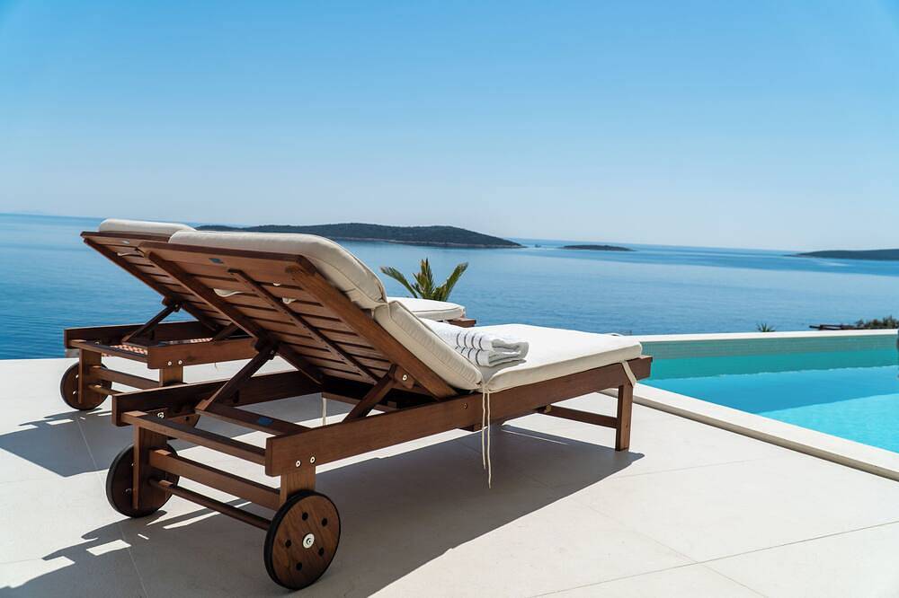 Vacation home with panoramic view and swimming pool on island Vis in Rukavac, Split-Dalmatien