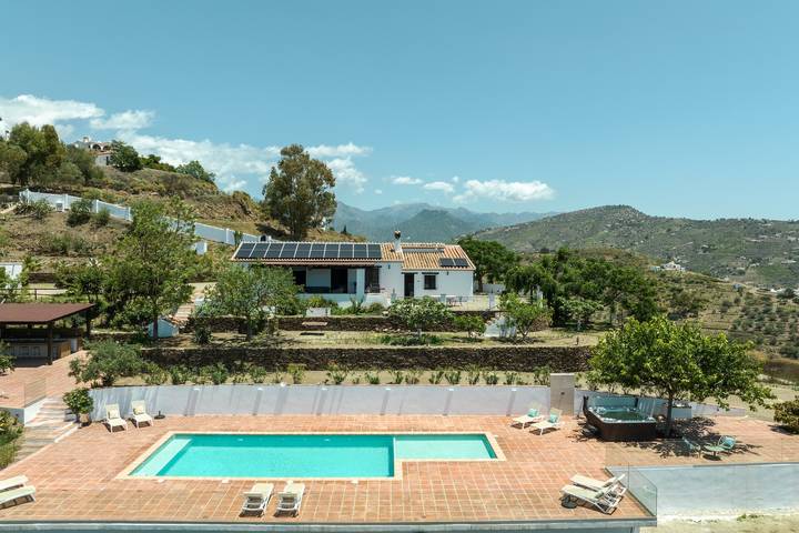 Villa voor 20 personen, with Whirlpool and Tuin as well as Kinderzwembad