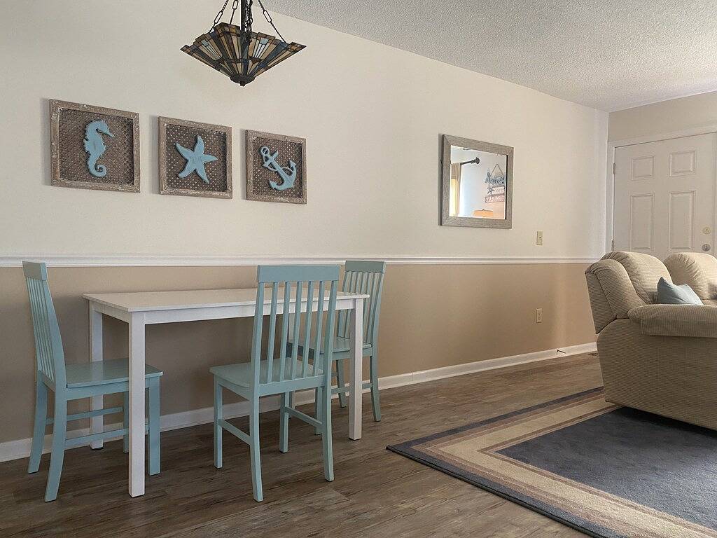 Ganze Wohnung, The Perfect Luxury Ocean Front Condo Vacation, Private Parking & Beach Access in Carolina Beach, Pleasure Island