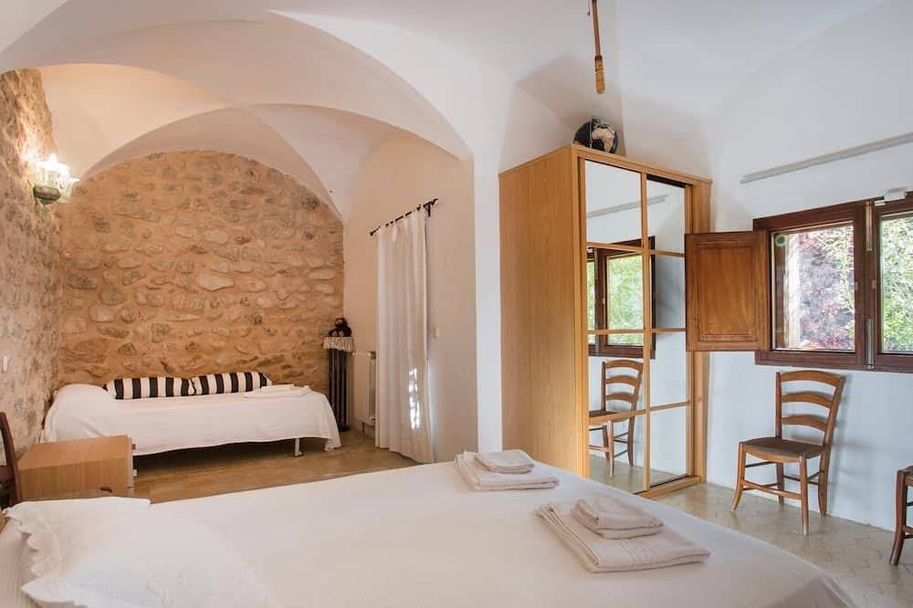 Charming rural house renovated located in the middle of the island. in Lloseta, Majorca Center