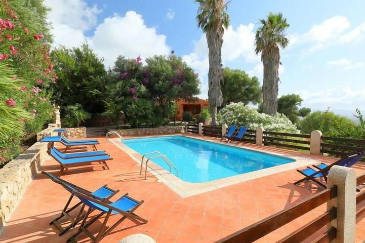 Casa vacanza per 12 persone, con terrazza e piscina nonché giardino - 1